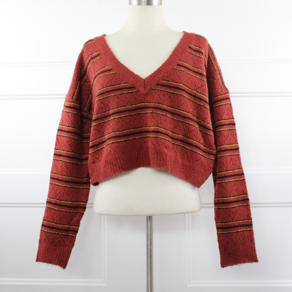 New Forever 21 Cropped Sweater Size Small